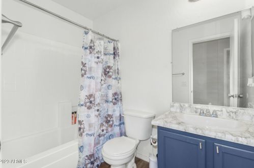 1818 63rd Dr, Phoenix AZ  85043-5748 exterior