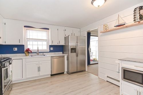 22 Mohegan St, Norfolk MA 02056-1125 exterior