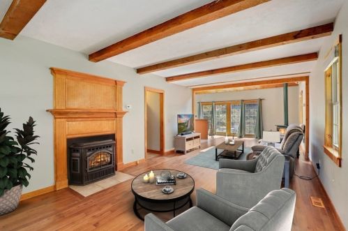 7 Apple Ridge Rd, Sutton MA  01590-2977 exterior