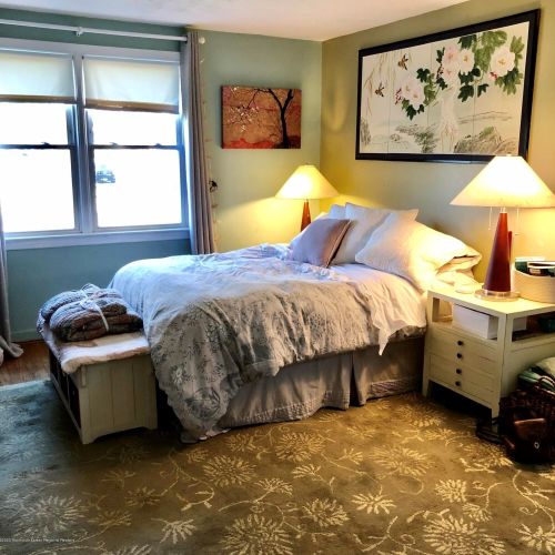 221 Queens Dr, Little Silver NJ 07739-1630 exterior