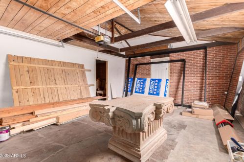 1332 Edgemont Ave, Phoenix AZ 85035-2212 exterior