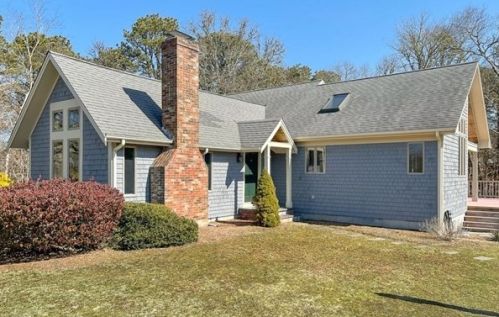3 Bassett Woods Rd, Harwich, MA 02645-2470