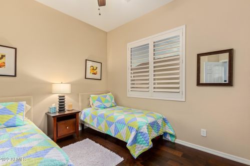 1816 Eagle Talon Trl, Phoenix AZ 85085-5344 exterior