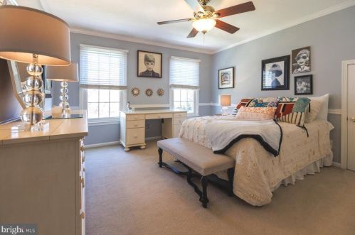 33 Winthrop Rd, Trenton NJ 08648-1557 exterior