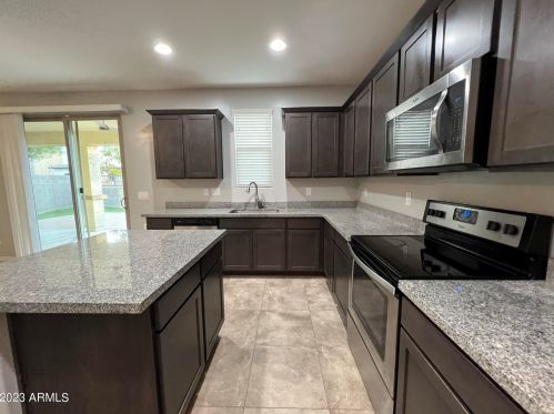 7420 27th St, Phoenix AZ  85042-5919 exterior