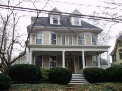 97 Eldredge St, Newton, MA 02458-2005