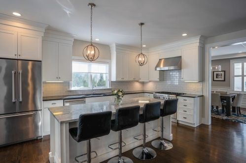 319 Hillcrest Rd, Needham MA 02492-4028 exterior