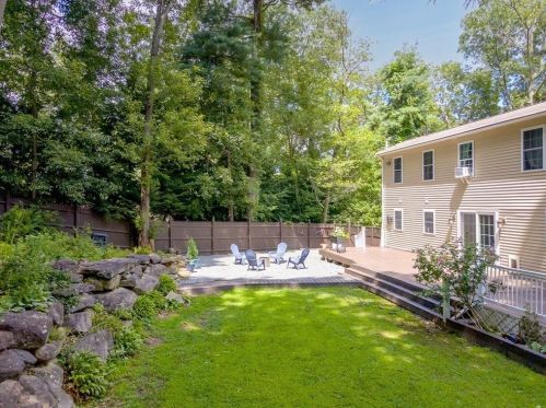 181 Floral St, Shrewsbury MA  01545-3246 exterior