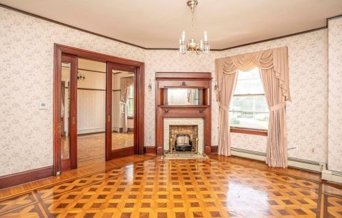 193 Broadway, Taunton MA 02780-1811 exterior