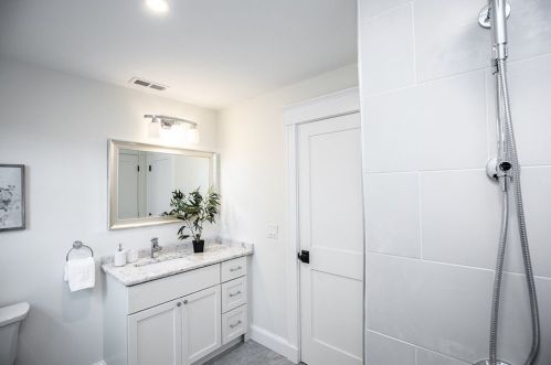 77 Hodge Rd, Arlington MA  02474-1933 exterior