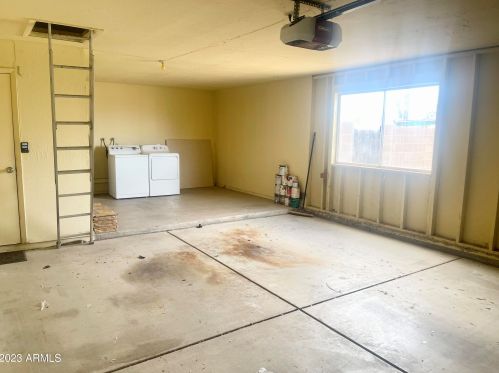 18431 32nd Dr, Phoenix, AZ 85053-1036