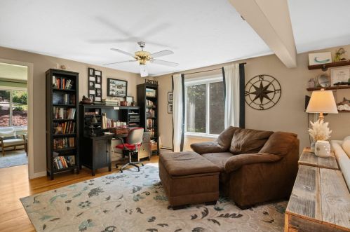 37 Howard Dr, Plymouth MA 02360-4272 exterior