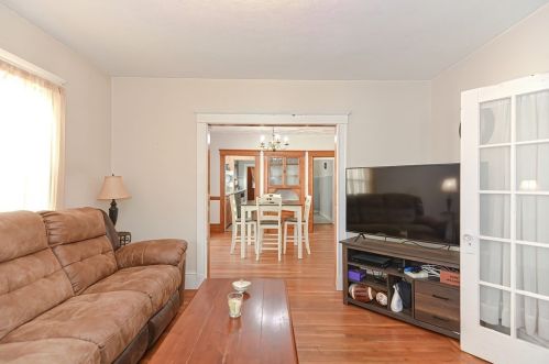 49 Reed Ave, Everett MA 02149-3940 exterior