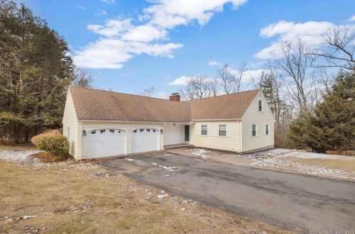 20 Beverly Dr, Somers CT  06071-1732 exterior