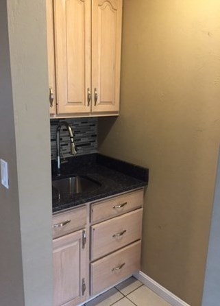 30 Windsor St, Worcester MA 01605-3732 exterior