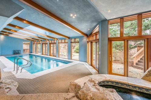 44 Sears Rd, Southborough MA 01772-1101 exterior