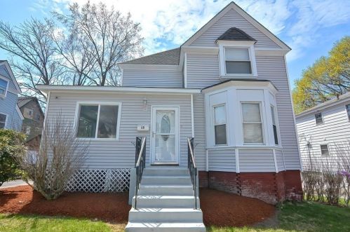 15 Norton St, Worcester, MA 01605-3326
