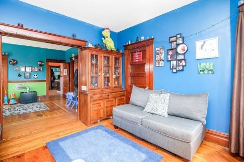 19 Almont Ave, Worcester MA 01604-3002 exterior