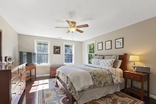 225 Sycamore Dr, Holden MA 01520-1152 exterior