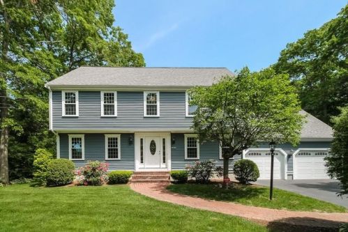 245 Boxwood Ln, East Bridgewater, MA 02324-2236