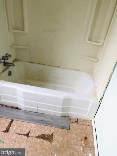 44 High St, West Deptford NJ 08096-2301 exterior