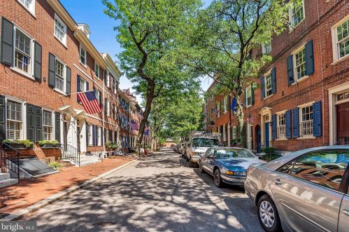 337 6th St, Philadelphia PA  19106-4138 exterior