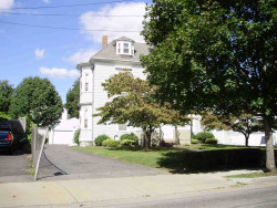 59 River St, Newton, MA 02465-1853