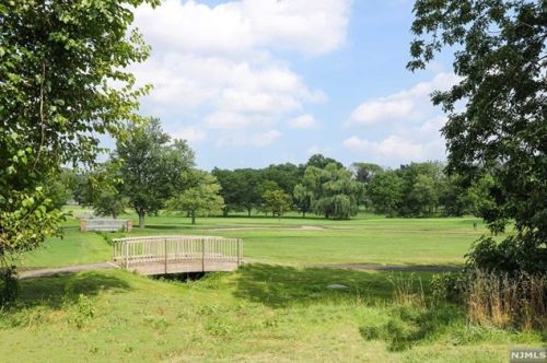 304 Freedom Ln, Belleville NJ 07109-5336 exterior