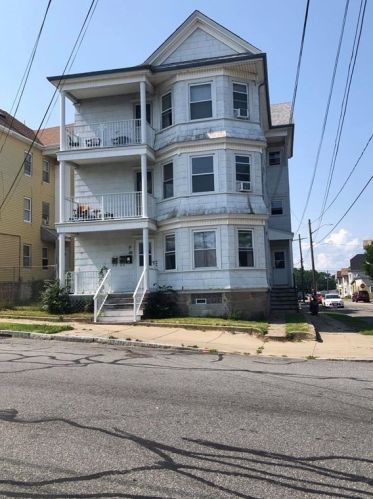 543 Coggeshall St, New Bedford, MA 02746-1453