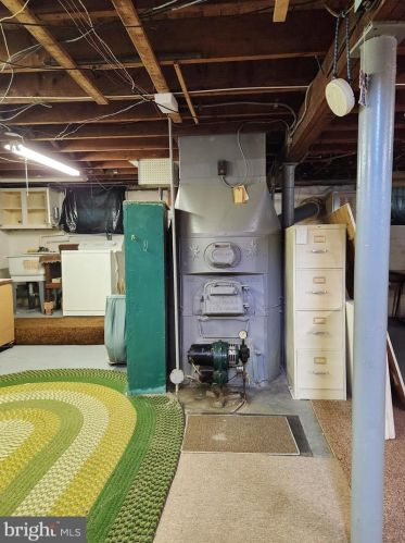 325 Billings Ave, West Deptford NJ 08066-1157 exterior