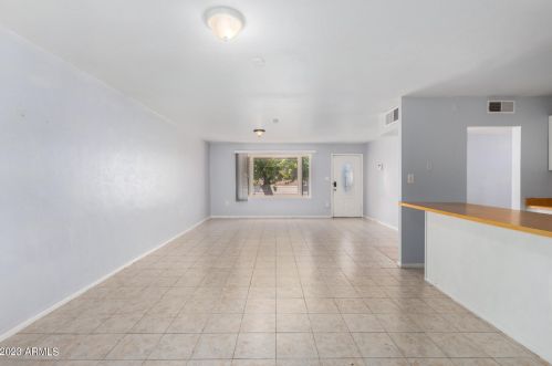 6329 43 Ave, Phoenix AZ 85029-3944 exterior