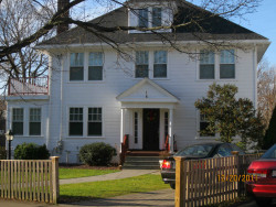77 Davis Ave, Newton, MA 02465-1925