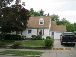 86 Fairway Dr, Newton, MA 02465-1715