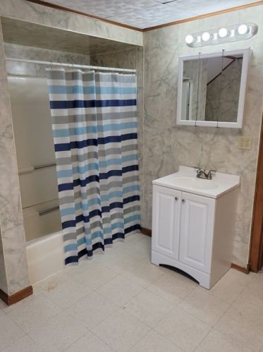 57 Whipple St, Fall River MA 02721-1818 exterior