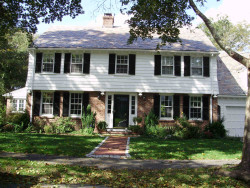 20 Oldham Rd, Newton, MA 02465-2327