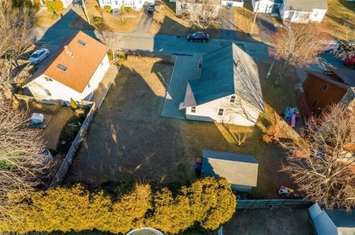 527 Oliver St, New Bedford MA  02745-1435 exterior