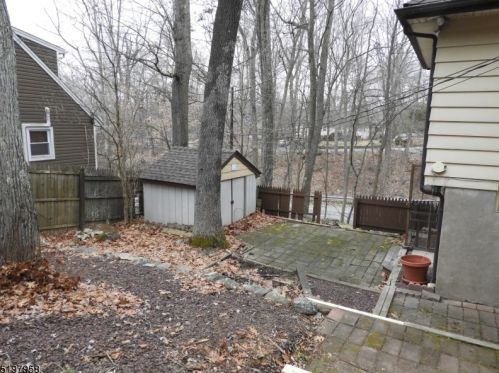 15 Stetson Rd, Skyline Lakes, NJ 07456-2332