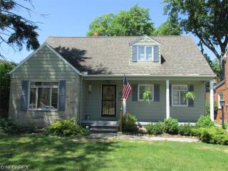 1538 Parkwood Rd, Cleveland, OH 44107-4720