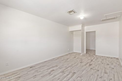 4923 Cheery Lynn Rd, Phoenix AZ  85031-3514 exterior