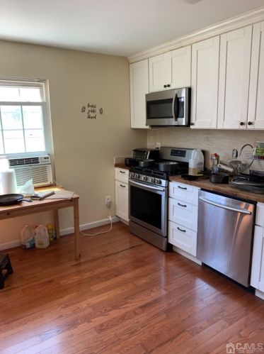 39 Larch St, Carteret NJ  07008-2470 exterior