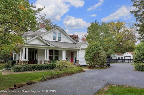 215 Silverside Ave, Little Silver NJ 07739-1713 exterior