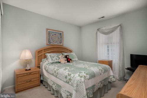 125 Sandpiper Ln, West Deptford NJ 08086-2196 exterior