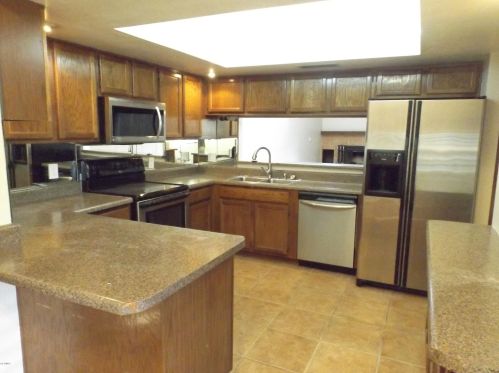 2705 Cactus Rd, Phoenix AZ  85032-7044 exterior