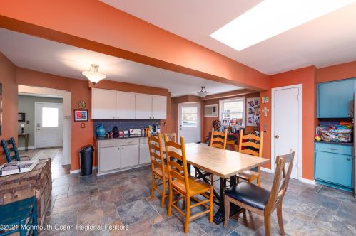 41 Salem Ln, Little Silver NJ 07739-1038 exterior