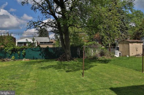 7236 Dungan Rd, Philadelphia, PA 19111-4103