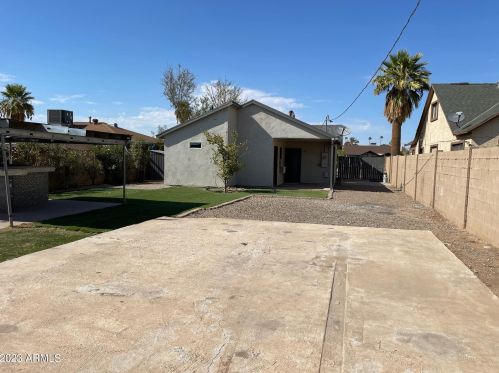 2411 Adams, Phoenix AZ 85034-1404 exterior