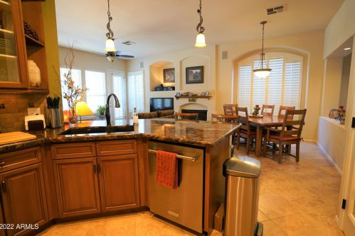 318 Campo Bello Dr, Phoenix AZ 85032-2216 exterior