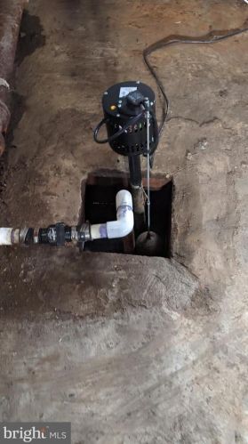 236 Billings Ave, West Deptford NJ 08066-1157 exterior