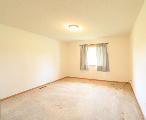 314 11th Ave, Princeton MN  55371-4586 exterior