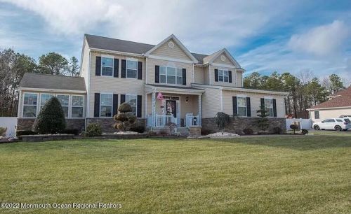 8 Firenze Rd, Jackson Twp, NJ 08527-3089